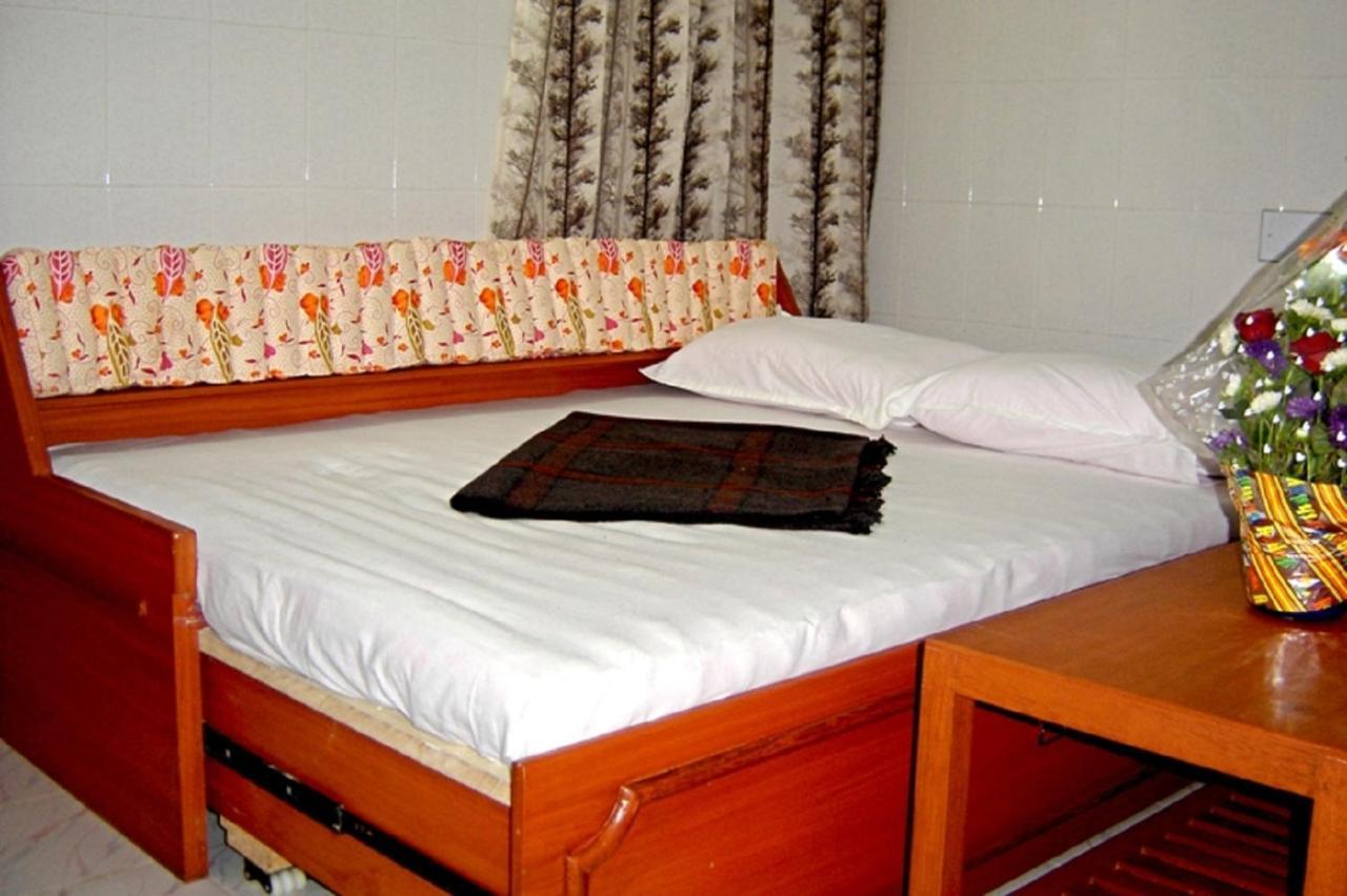French Guest House Pondicherry Bagian luar foto